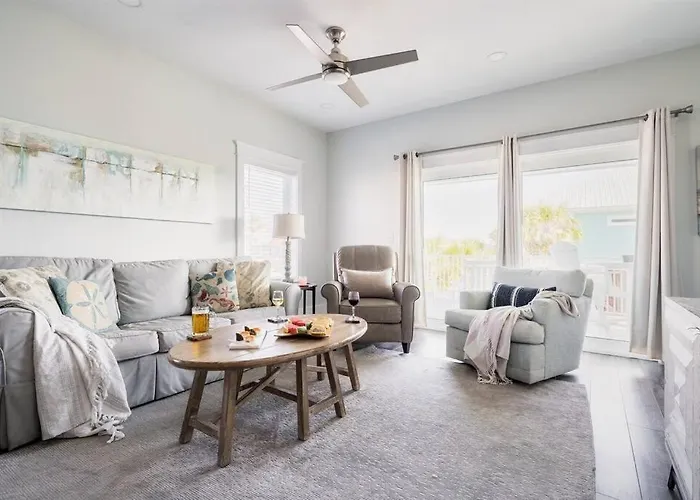 Holiday home Family Bungalow! Access, Pool, & Fishing Dock Gulf Shores