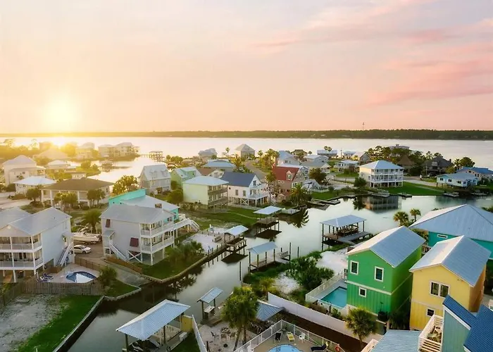 Holiday home Family Bungalow! Access, Pool, & Fishing Dock