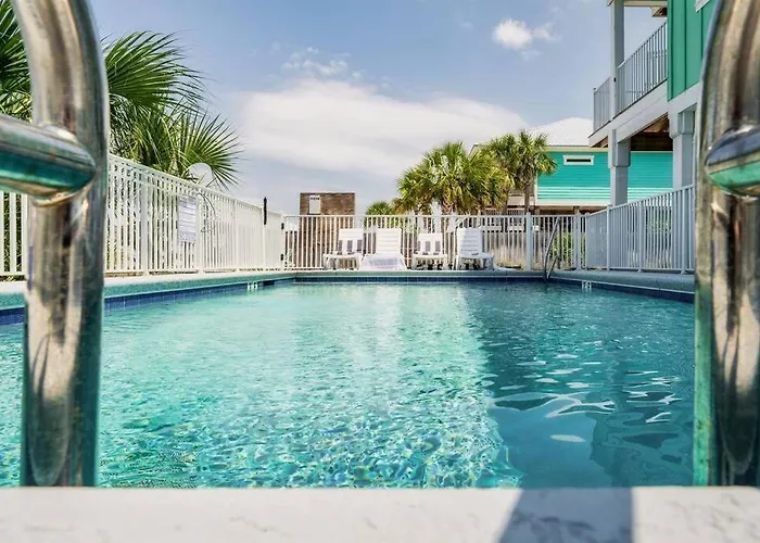 Family Bungalow! Access, Pool, & Fishing Dock Holiday home Gulf Shores