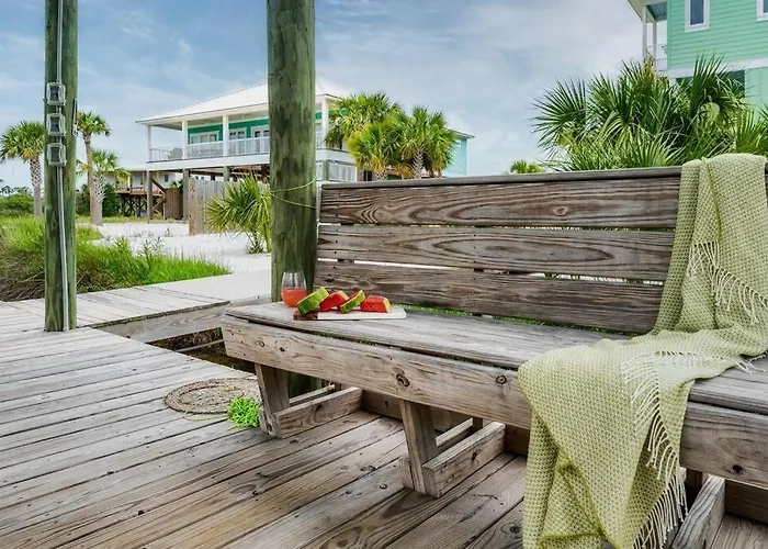 Family Bungalow! Access, Pool, & Fishing Dock