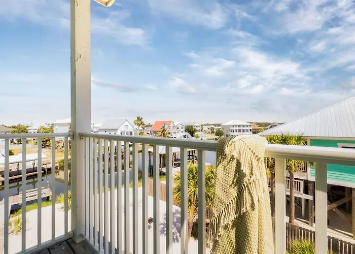 Holiday home Family Bungalow! Access, Pool, & Fishing Dock Gulf Shores